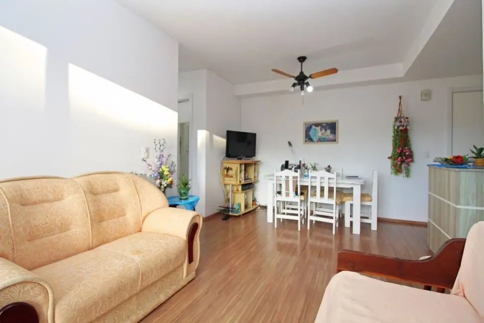 Apartamento com 2 quartos à venda, 63m2 em Cristal, Porto Alegre - RS - imagem 4 Foto 4 de Apartamento com 2 quartos à venda, 63m2 em Cristal, Porto Alegre - RS