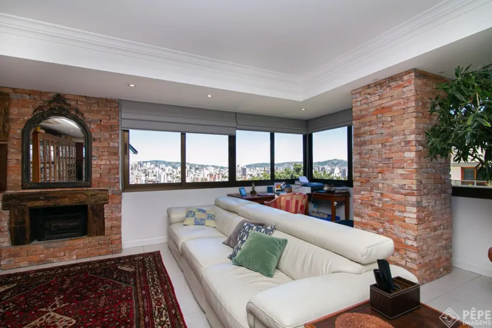 Apartamento com 3 quartos à venda, 243m2 em Rio Branco, Porto Alegre - RS - imagem 7 Foto 7 de Apartamento com 3 quartos à venda, 243m2 em Rio Branco, Porto Alegre - RS