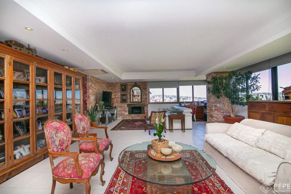 Apartamento com 3 quartos à venda, 243m2 em Rio Branco, Porto Alegre - RS - imagem 1 Foto 1 de Apartamento com 3 quartos à venda, 243m2 em Rio Branco, Porto Alegre - RS