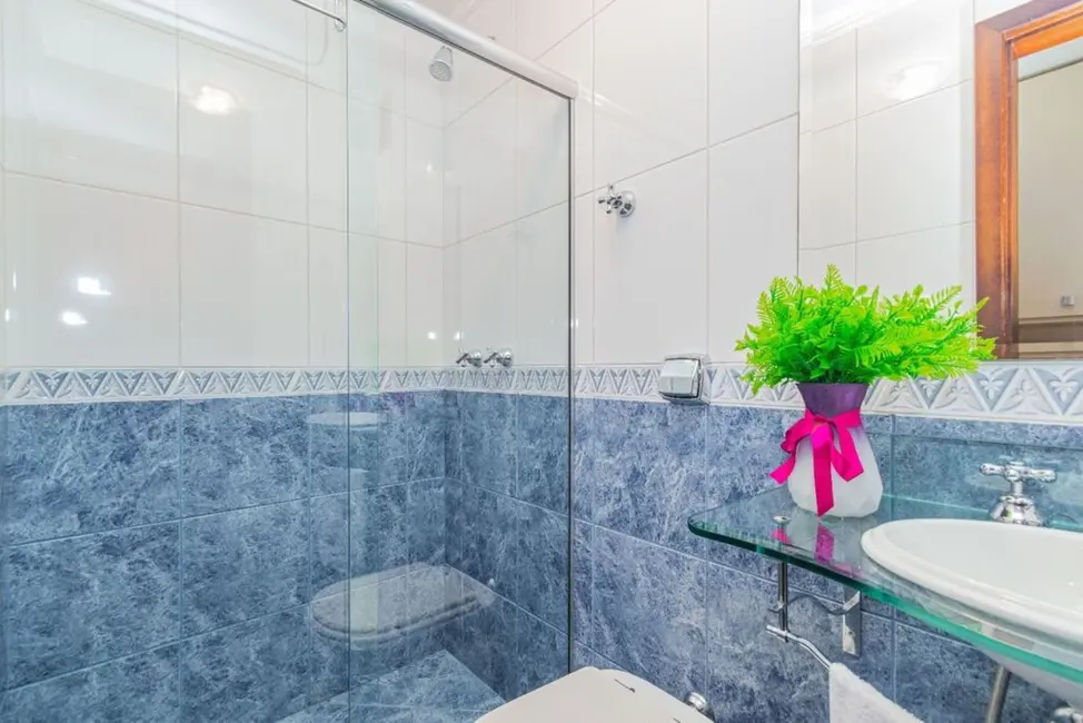 Apartamento com 3 quartos à venda, 84m2 em Menino Deus, Porto Alegre - RS - imagem 9 Foto 9 de Apartamento com 3 quartos à venda, 84m2 em Menino Deus, Porto Alegre - RS