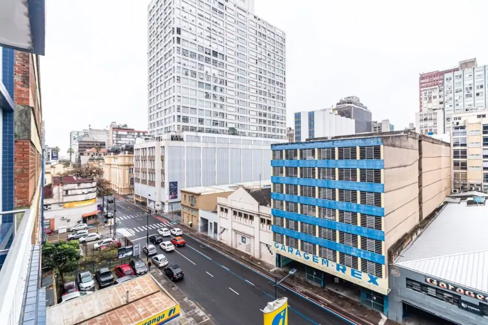 Apartamento com 4 quartos à venda, 148m2 em Centro Histórico, Porto Alegre - RS - imagem 8 Foto 8 de Apartamento com 4 quartos à venda, 148m2 em Centro Histórico, Porto Alegre - RS