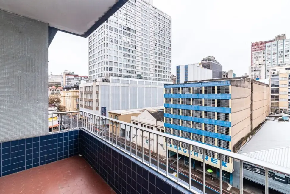 Apartamento com 4 quartos à venda, 148m2 em Centro Histórico, Porto Alegre - RS - imagem 6 Foto 6 de Apartamento com 4 quartos à venda, 148m2 em Centro Histórico, Porto Alegre - RS