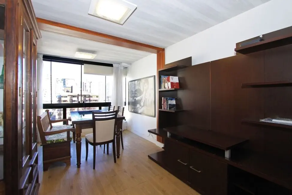 Apartamento com 2 quartos à venda, 144m2 em Menino Deus, Porto Alegre - RS - imagem 4 Foto 4 de Apartamento com 2 quartos à venda, 144m2 em Menino Deus, Porto Alegre - RS