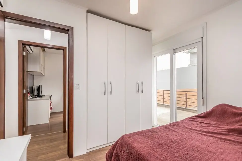 Casa de Condomínio com 3 quartos à venda, 180m2 em Mário Quintana, Porto Alegre - RS - imagem 9 Foto 9 de Casa de Condomínio com 3 quartos à venda, 180m2 em Mário Quintana, Porto Alegre - RS