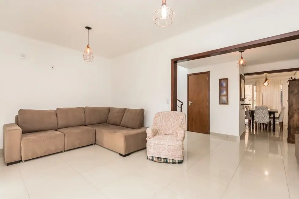 Casa de Condomínio com 3 quartos à venda, 180m2 em Mário Quintana, Porto Alegre - RS - imagem 1 Foto 1 de Casa de Condomínio com 3 quartos à venda, 180m2 em Mário Quintana, Porto Alegre - RS