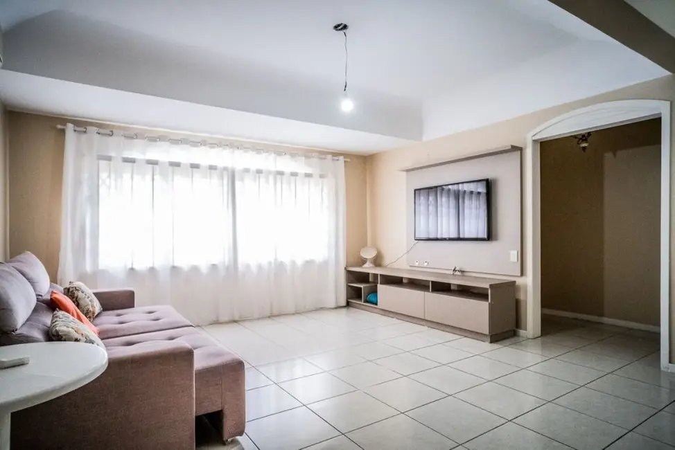 Casa com 3 quartos à venda, 380m2 em Vila Ipiranga, Porto Alegre - RS - imagem 8 Foto 8 de Casa com 3 quartos à venda, 380m2 em Vila Ipiranga, Porto Alegre - RS