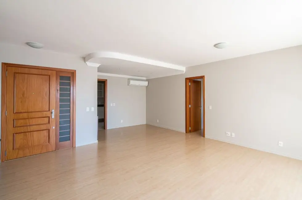 Apartamento com 3 quartos à venda, 134m2 em Menino Deus, Porto Alegre - RS - imagem 7 Foto 7 de Apartamento com 3 quartos à venda, 134m2 em Menino Deus, Porto Alegre - RS
