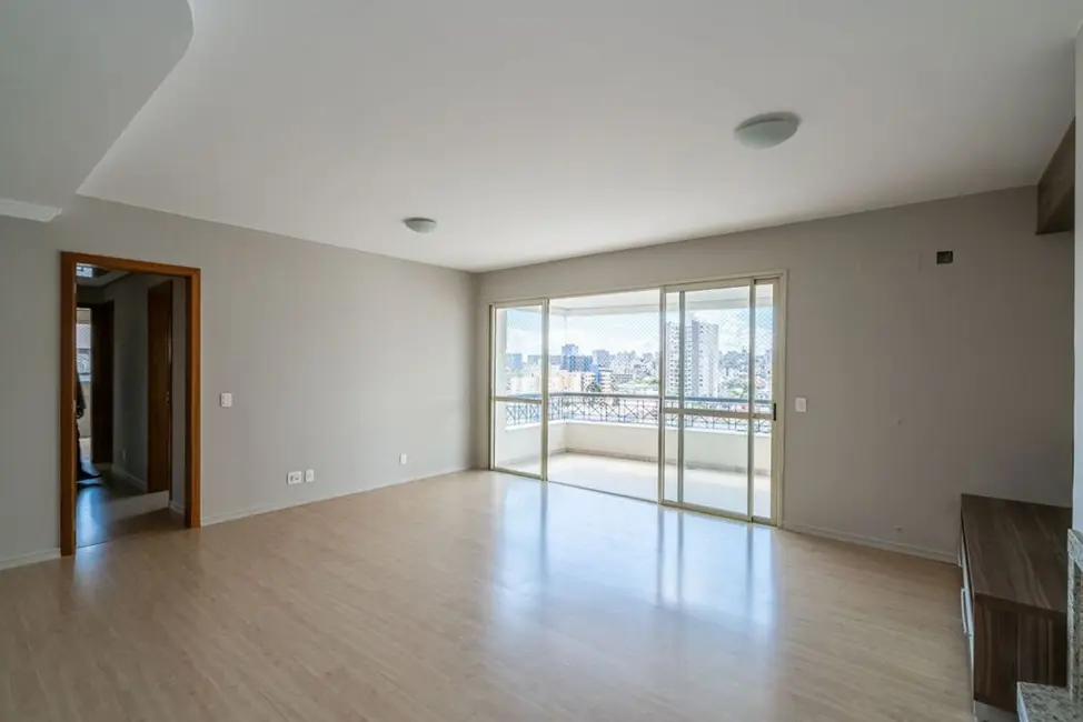 Apartamento com 3 quartos à venda, 134m2 em Menino Deus, Porto Alegre - RS - imagem 5 Foto 5 de Apartamento com 3 quartos à venda, 134m2 em Menino Deus, Porto Alegre - RS
