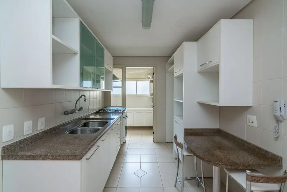 Apartamento com 3 quartos à venda, 134m2 em Menino Deus, Porto Alegre - RS - imagem 9 Foto 9 de Apartamento com 3 quartos à venda, 134m2 em Menino Deus, Porto Alegre - RS