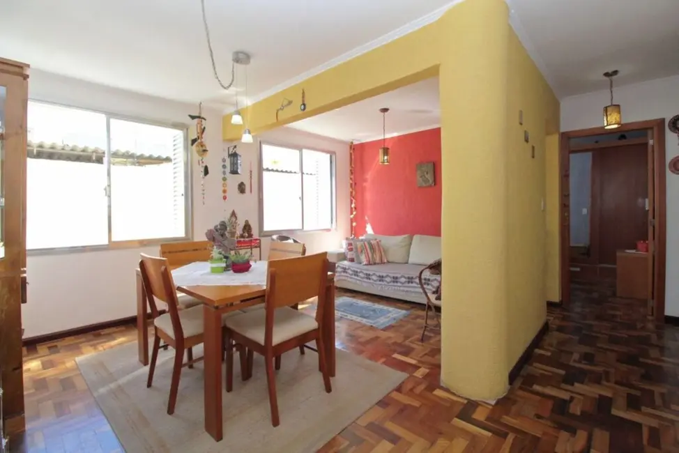 Apartamento com 3 quartos à venda, 67m2 em Menino Deus, Porto Alegre - RS - imagem 2 Foto 2 de Apartamento com 3 quartos à venda, 67m2 em Menino Deus, Porto Alegre - RS