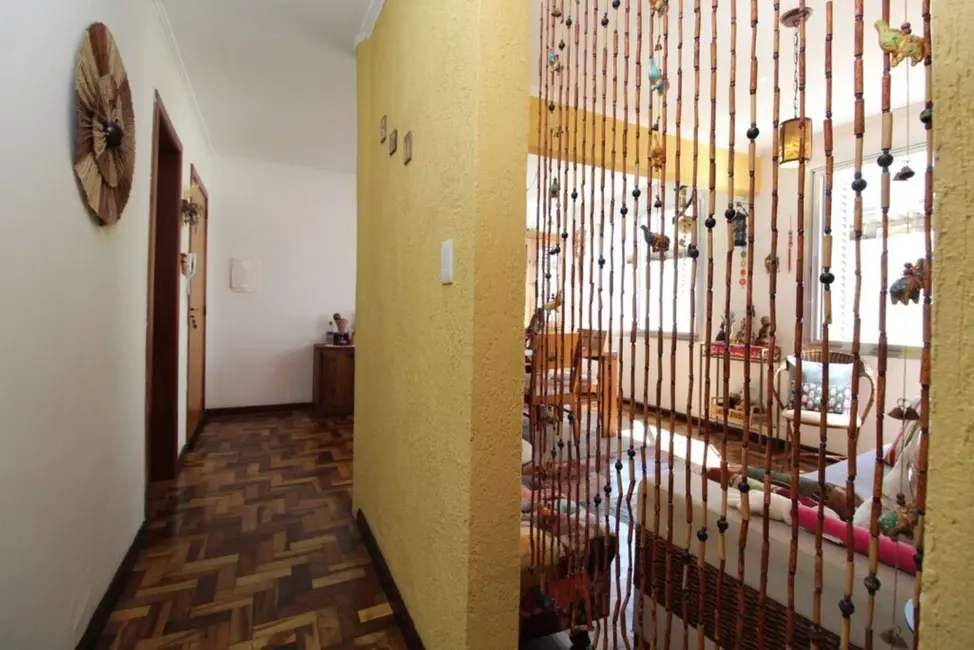 Apartamento com 3 quartos à venda, 67m2 em Menino Deus, Porto Alegre - RS - imagem 7 Foto 7 de Apartamento com 3 quartos à venda, 67m2 em Menino Deus, Porto Alegre - RS