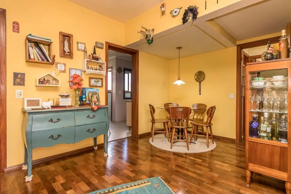 Foto 4 de Apartamento com 2 quartos à venda, 82m2 em São João, Porto Alegre - RS