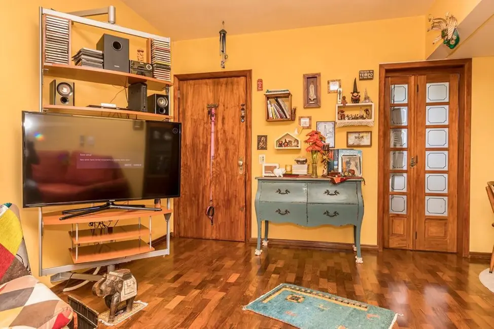 Foto 3 de Apartamento com 2 quartos à venda, 82m2 em São João, Porto Alegre - RS