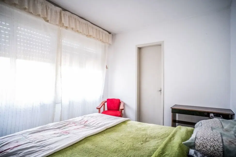 Apartamento com 1 quarto à venda, 33m2 em Passo da Areia, Porto Alegre - RS - imagem 9 Foto 9 de Apartamento com 1 quarto à venda, 33m2 em Passo da Areia, Porto Alegre - RS