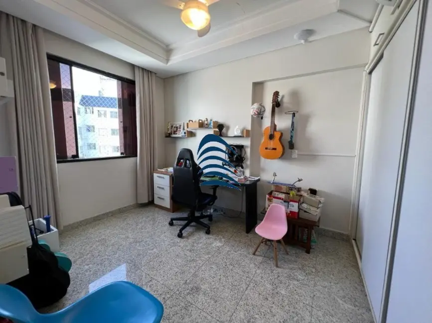 Foto 2 de Apartamento com 4 quartos à venda, 288m2 em Pituba, Salvador - BA