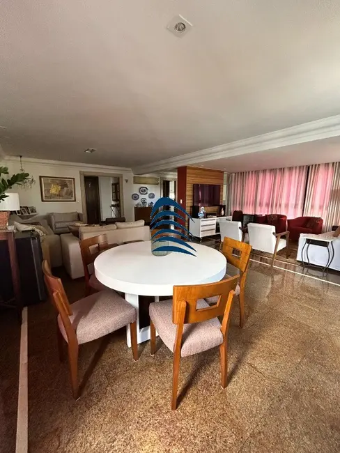 Apartamento com 3 quartos à venda, 225m2 em Itaigara, Salvador - BA - imagem 6 Foto 6 de Apartamento com 3 quartos à venda, 225m2 em Itaigara, Salvador - BA