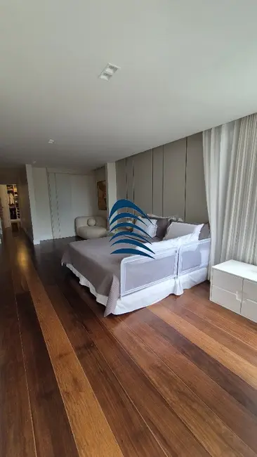 Foto 2 de Apartamento com 3 quartos à venda, 250m2 em Ondina, Salvador - BA