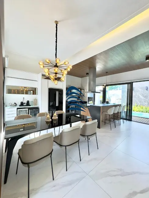 Foto 6 de Casa de Condomínio com 3 quartos à venda, 235m2 em Camacari - BA