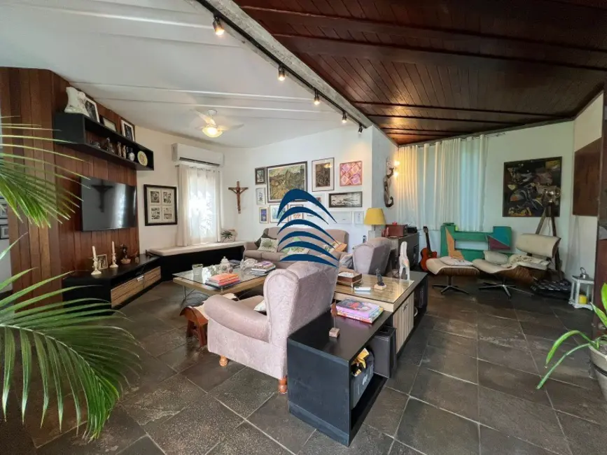 Casa com 4 quartos à venda, 400m2 em Federação, Salvador - BA - imagem 3 Foto 3 de Casa com 4 quartos à venda, 400m2 em Federação, Salvador - BA
