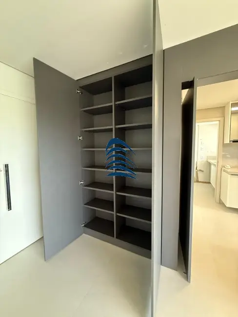 Apartamento com 3 quartos à venda, 134m2 em Patamares, Salvador - BA - imagem 5 Foto 5 de Apartamento com 3 quartos à venda, 134m2 em Patamares, Salvador - BA