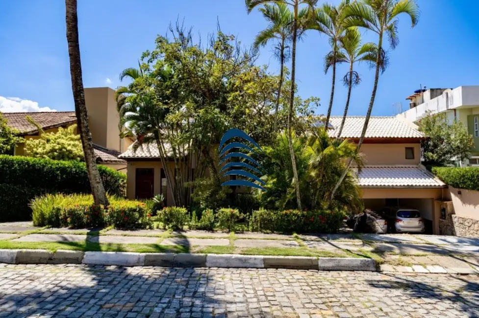 Casa com 4 quartos à venda, 380m2 em Pituaçu, Salvador - BA - imagem 6 Foto 6 de Casa com 4 quartos à venda, 380m2 em Pituaçu, Salvador - BA