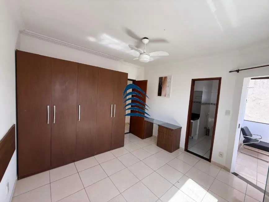 Foto 2 de Casa com 3 quartos à venda, 300m2 em Centro, Lauro De Freitas - BA