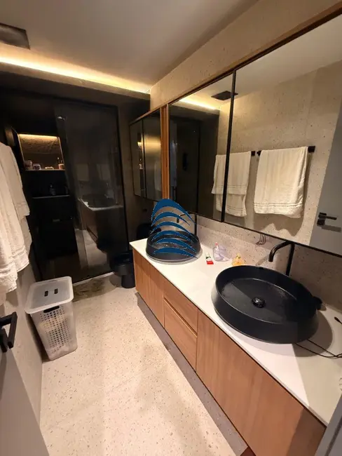 Apartamento com 4 quartos à venda, 305m2 em Pituaçu, Salvador - BA - imagem 6 Foto 6 de Apartamento com 4 quartos à venda, 305m2 em Pituaçu, Salvador - BA