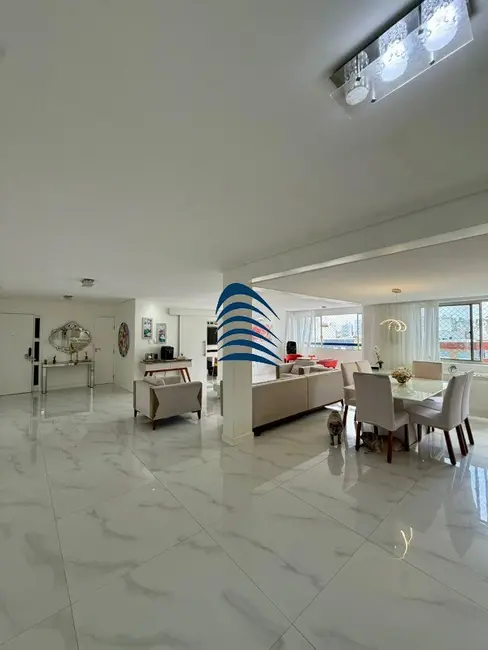 Foto 9 de Apartamento com 3 quartos à venda, 202m2 em Itaigara, Salvador - BA