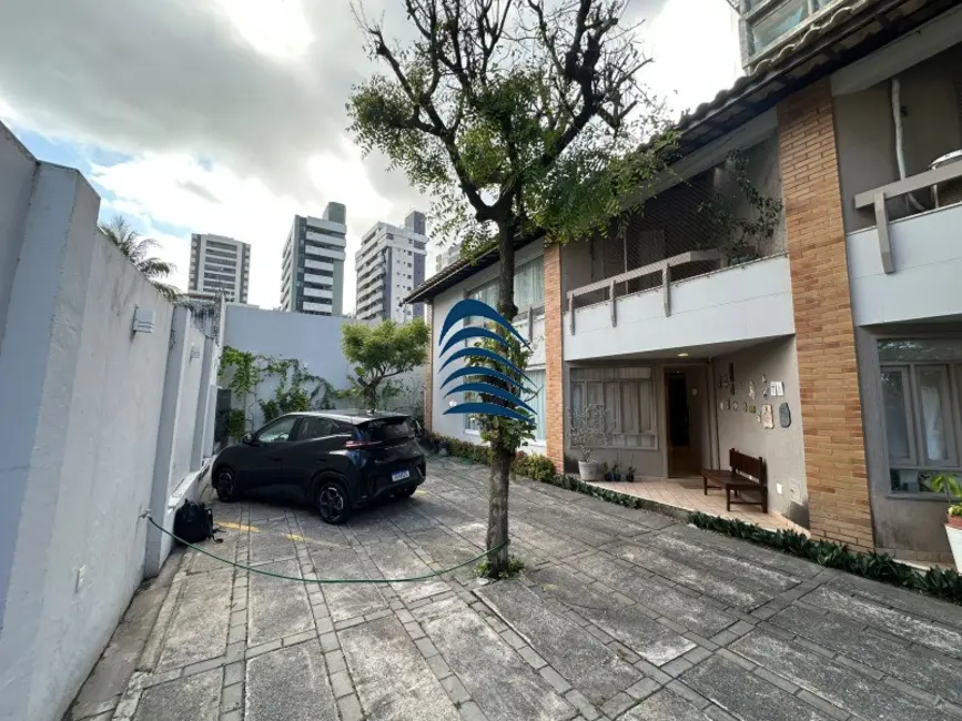 Casa com 4 quartos à venda, 214m2 em Armação, Salvador - BA - imagem 1 Foto 1 de Casa com 4 quartos à venda, 214m2 em Armação, Salvador - BA