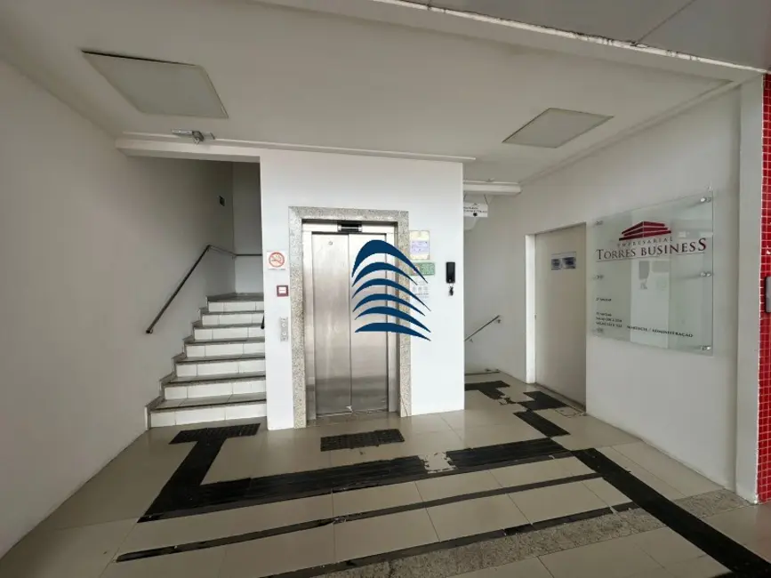 Sala Comercial à venda, 170m2 em Recreio Ipitanga, Lauro De Freitas - BA - imagem 6 Foto 6 de Sala Comercial à venda, 170m2 em Recreio Ipitanga, Lauro De Freitas - BA