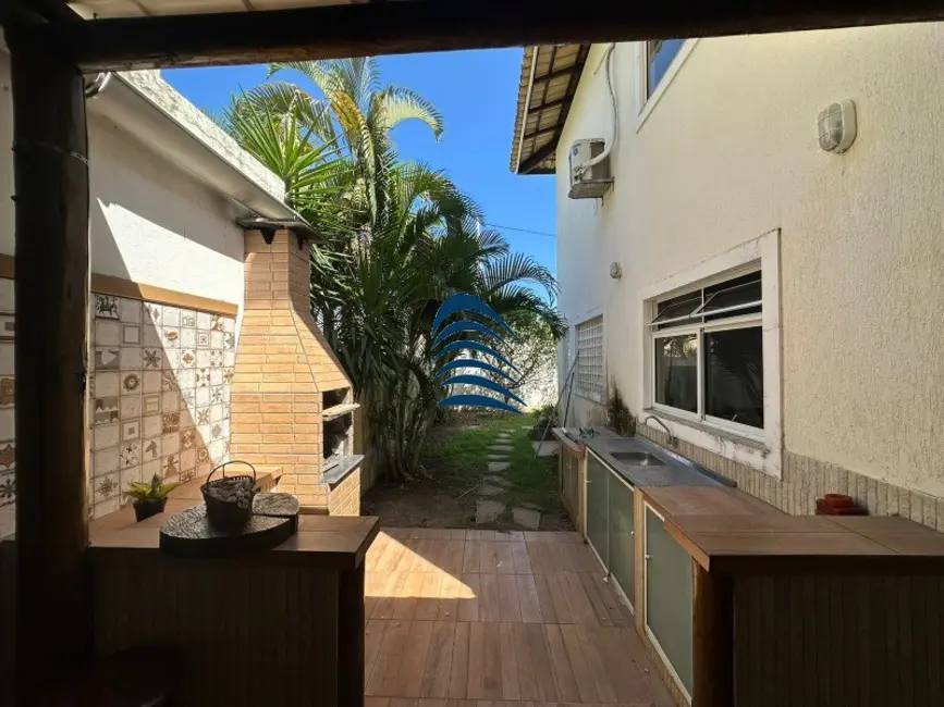 Casa de Condomínio com 4 quartos para alugar, 200m2 em Recreio Ipitanga, Lauro De Freitas - BA - imagem 3 Foto 3 de Casa de Condomínio com 4 quartos para alugar, 200m2 em Recreio Ipitanga, Lauro De Freitas - BA