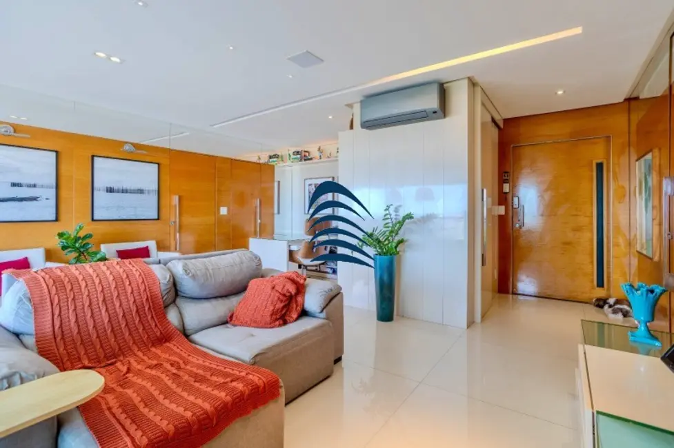 Foto 2 de Apartamento com 4 quartos à venda, 131m2 em Patamares, Salvador - BA