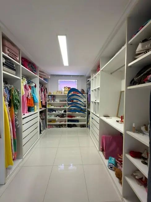 Foto 2 de Casa com 4 quartos à venda, 330m2 em Itaigara, Salvador - BA