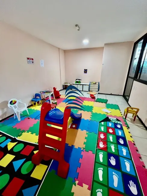 Foto 2 de Apartamento com 2 quartos à venda, 71m2 em Pituaçu, Salvador - BA