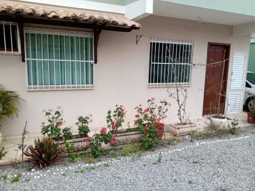 Foto 2 de Casa de Condomínio com 2 quartos à venda, 65m2 em Jardim Mariléa, Rio Das Ostras - RJ