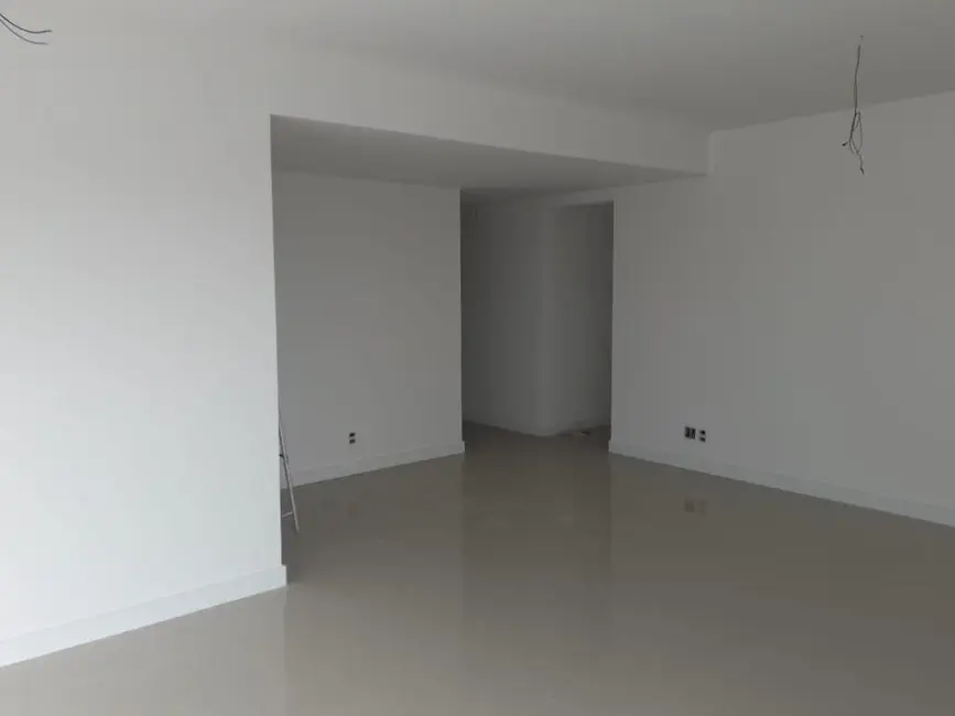 Foto 3 de Apartamento com 3 quartos à venda, 117m2 em Costazul, Rio Das Ostras - RJ