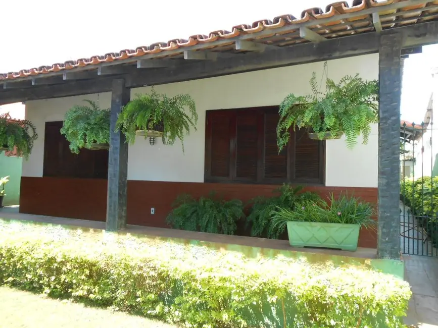 Foto 3 de Casa com 5 quartos à venda, 225m2 em Centro, Rio Das Ostras - RJ