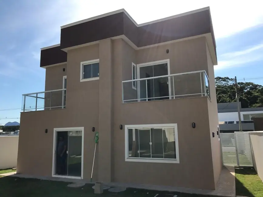 Casa de Condomínio com 4 quartos à venda, 251m2 em Extensão do Bosque, Rio Das Ostras - RJ - imagem 5 Foto 5 de Casa de Condomínio com 4 quartos à venda, 251m2 em Extensão do Bosque, Rio Das Ostras - RJ