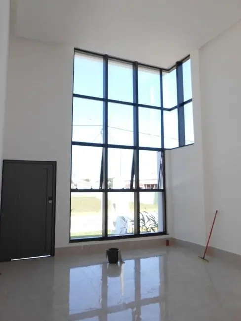 Casa de Condomínio com 4 quartos à venda, 251m2 em Extensão do Bosque, Rio Das Ostras - RJ - imagem 4 Foto 4 de Casa de Condomínio com 4 quartos à venda, 251m2 em Extensão do Bosque, Rio Das Ostras - RJ