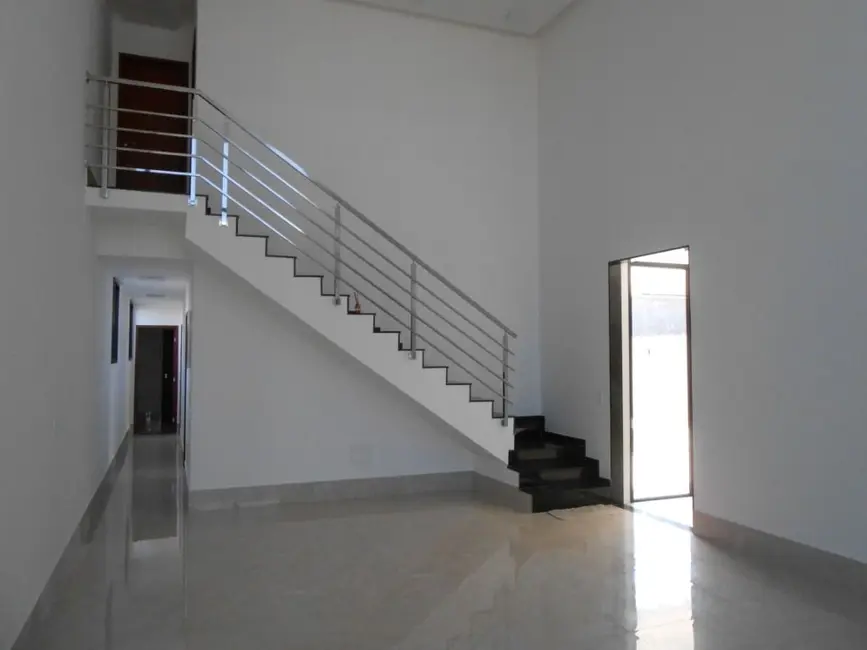 Casa de Condomínio com 4 quartos à venda, 251m2 em Extensão do Bosque, Rio Das Ostras - RJ - imagem 8 Foto 8 de Casa de Condomínio com 4 quartos à venda, 251m2 em Extensão do Bosque, Rio Das Ostras - RJ