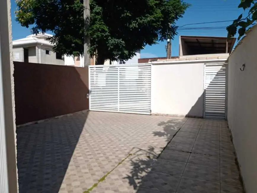 Casa com 2 quartos à venda, 161m2 em Maria Turri, Rio Das Ostras - RJ - imagem 3 Foto 3 de Casa com 2 quartos à venda, 161m2 em Maria Turri, Rio Das Ostras - RJ