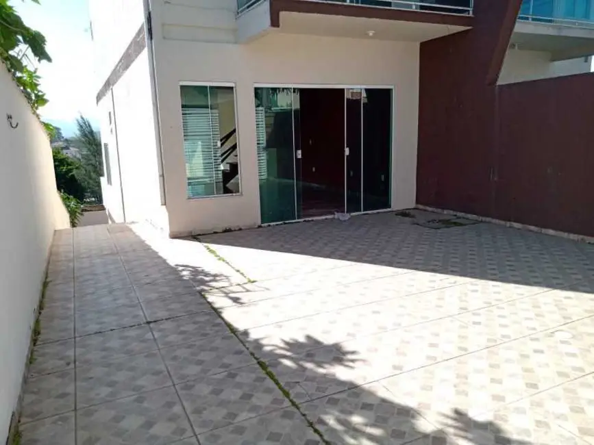Casa com 2 quartos à venda, 161m2 em Maria Turri, Rio Das Ostras - RJ - imagem 2 Foto 2 de Casa com 2 quartos à venda, 161m2 em Maria Turri, Rio Das Ostras - RJ