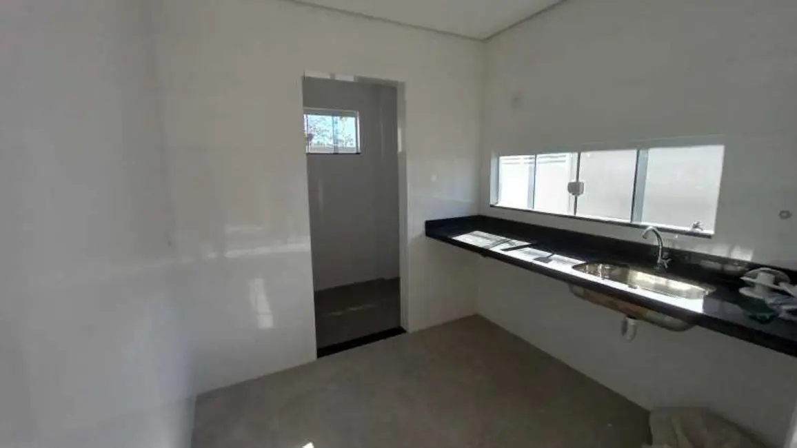 Foto 6 de Apartamento com 2 quartos à venda, 67m2 em Ouro Verde, Rio Das Ostras - RJ