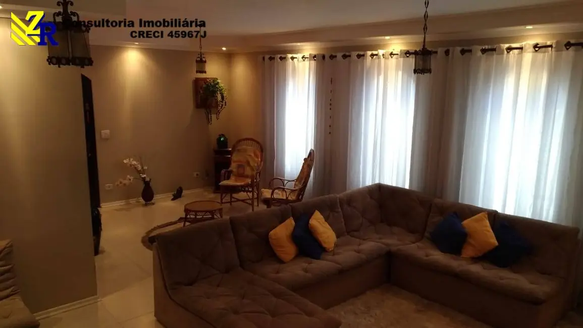 Foto 2 de Casa com 3 quartos à venda, 350m2 em Jardim Piqueroby, São Paulo - SP