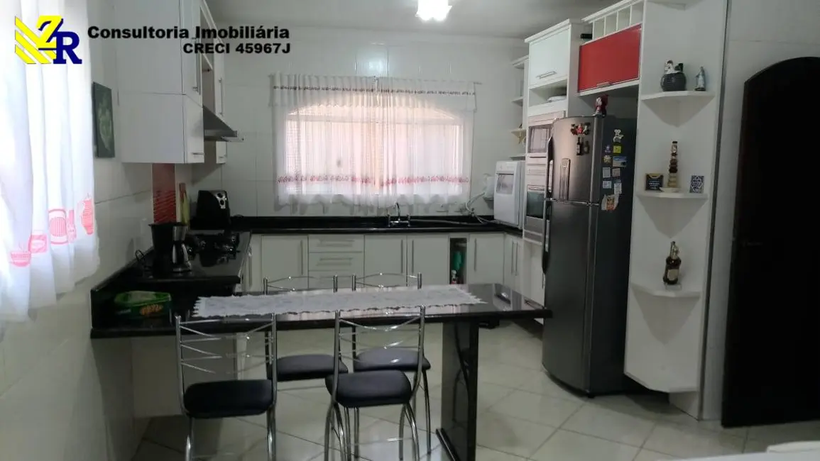 Foto 6 de Casa com 3 quartos à venda, 350m2 em Jardim Piqueroby, São Paulo - SP