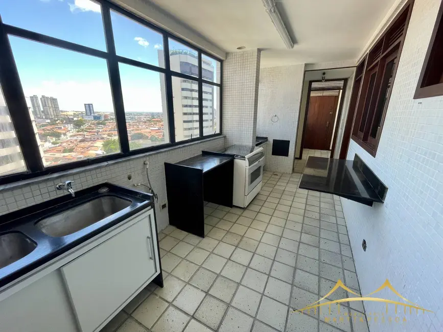 Cobertura com 4 quartos à venda, 550m2 em Candelária, Natal - RN - imagem 8 Foto 8 de Cobertura com 4 quartos à venda, 550m2 em Candelária, Natal - RN
