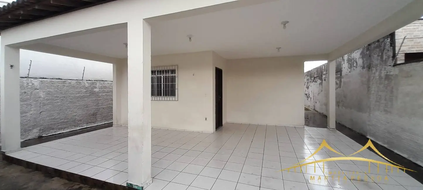 Foto 2 de Casa com 2 quartos para alugar, 55m2 em Emaús, Parnamirim - RN