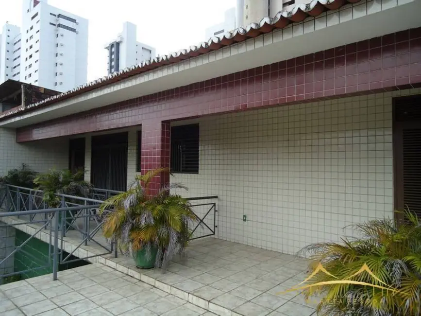 Casa com 4 quartos à venda, 300m2 em Lagoa Nova, Natal - RN - imagem 3 Foto 3 de Casa com 4 quartos à venda, 300m2 em Lagoa Nova, Natal - RN