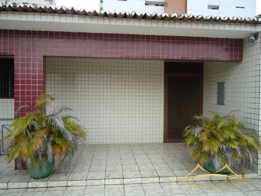 Foto 2 de Casa com 4 quartos à venda, 300m2 em Lagoa Nova, Natal - RN