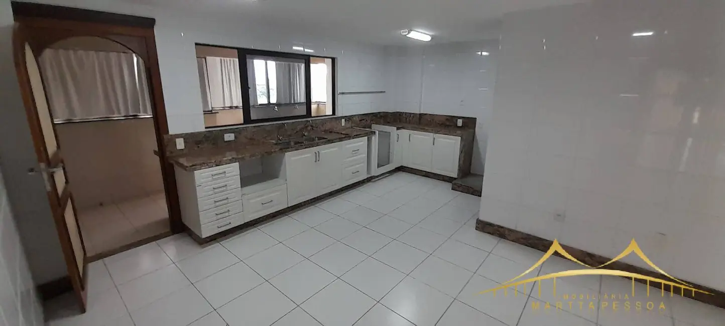 Foto 6 de Apartamento com 4 quartos para alugar, 222m2 em Tirol, Natal - RN
